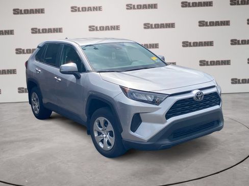 Used 2022 Toyota RAV4 LE AWD/4WD image 2