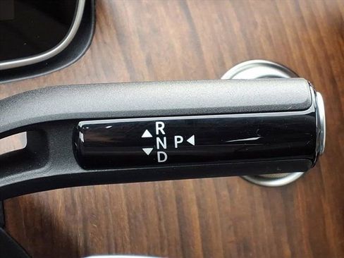 Used 2025 Mercedes-Benz C 300 4MATIC Sedan image 12