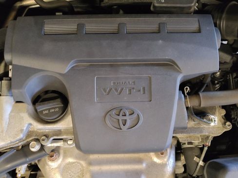 Used 2014 Toyota Camry L image 30