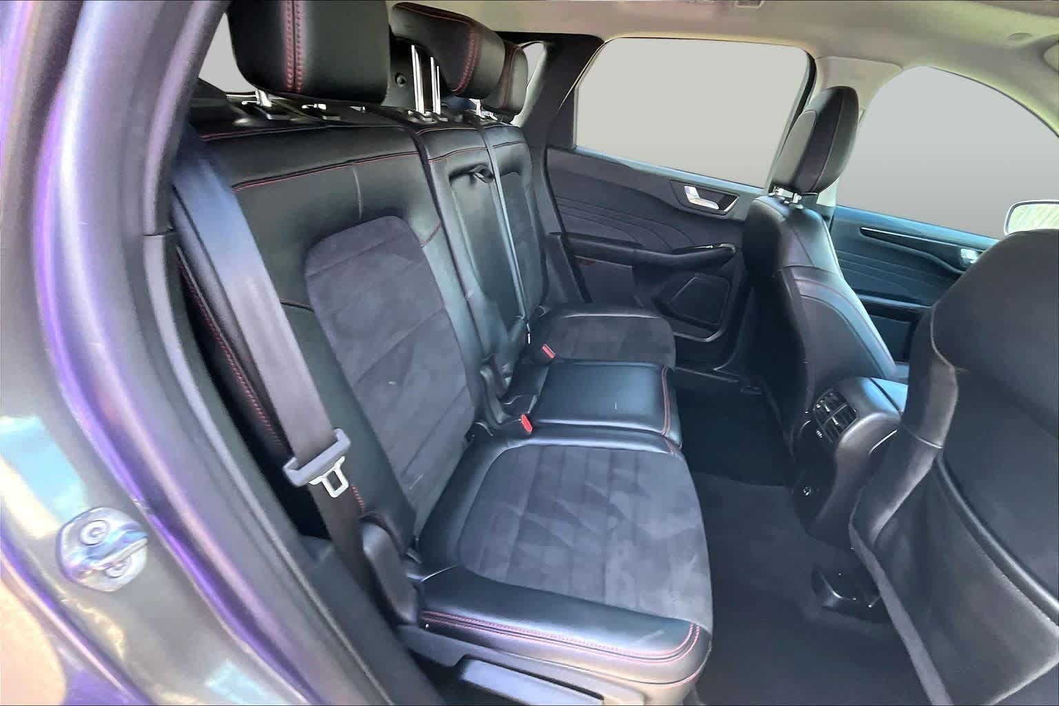 Certified 2022 Ford Escape SEL w/ SEL Stealth AWD Package image 20