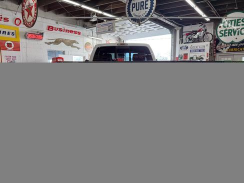 Used 2016 Ford F250 XLT AWD/4WD image 4
