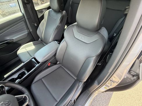 Used 2023 Volkswagen ID.4 Pro S AWD/4WD image 22