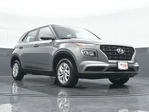 Used 2022 Hyundai Venue SE w/ Cargo Package image 24