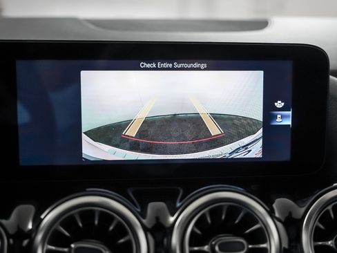 Certified 2022 Mercedes-Benz GLA 250 image 23