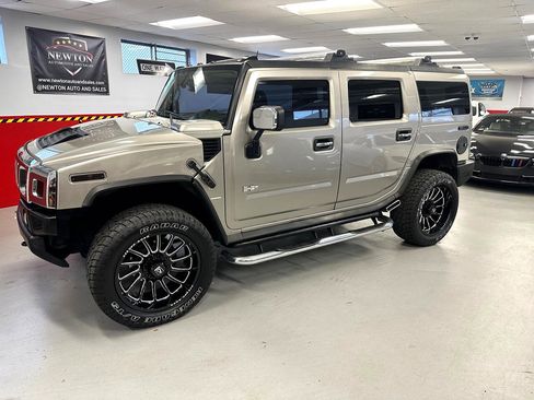 Used 2004 HUMMER H2 w/ Preferred Equipment Group image 4