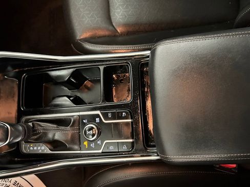 Used 2022 Kia Sorento S image 23