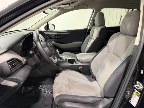 Used 2020 Subaru Outback Premium image 4