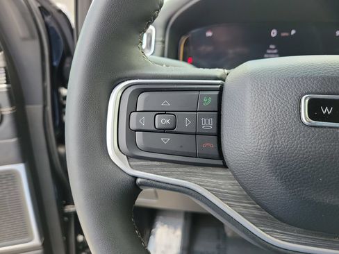 Used 2024 Jeep Wagoneer L Series II w/ Flexible Seating Group AWD/4WD image 24