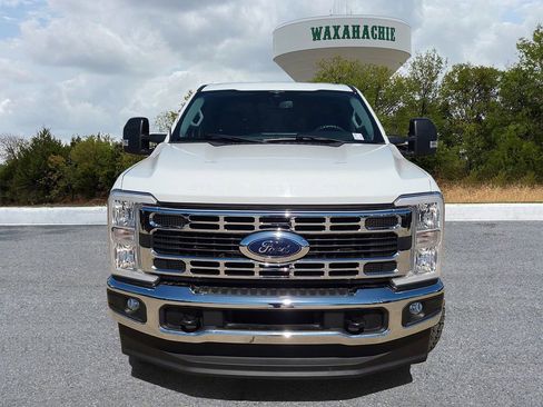 Used 2023 Ford F250 XLT w/ FX4 Off-Road Package AWD/4WD image 2