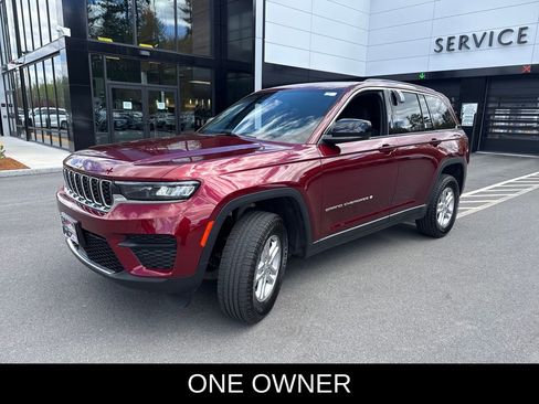 Used 2024 Jeep Grand Cherokee Laredo w/ Luxury Tech Group I AWD/4WD image 1