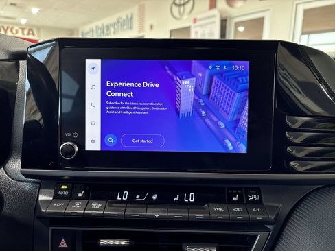 Used 2025 Toyota Camry SE w/ Convenience Package FWD image 19