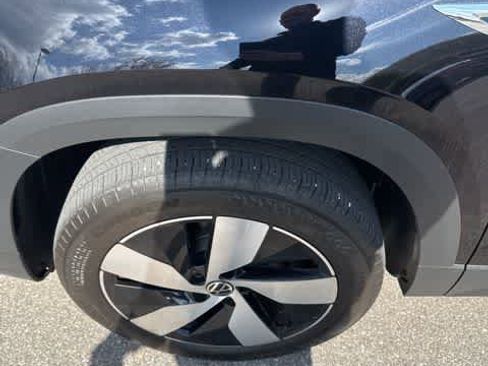 Certified 2024 Volkswagen Taos S AWD/4WD image 9