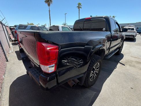 Used 2016 Toyota Tacoma SR AWD/4WD image 5