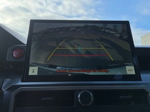 Certified 2025 Toyota Tacoma TRD Sport image 23