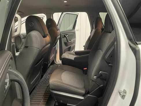 Used 2017 Chevrolet Traverse LT image 36