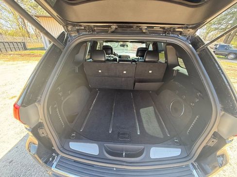 Used 2015 Jeep Grand Cherokee Overland image 10