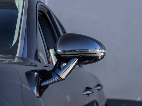 Certified 2026 Porsche Macan S AWD/4WD image 17