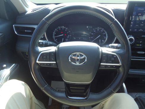 Used 2020 Toyota Highlander Platinum image 13