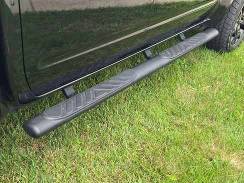 Used 2021 Nissan Frontier SV w/ Midnight Edition Floor Mats AWD/4WD image 10