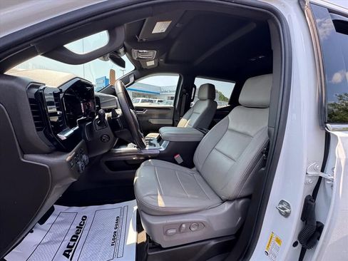 Used 2024 Chevrolet Silverado 1500 LTZ AWD/4WD image 18