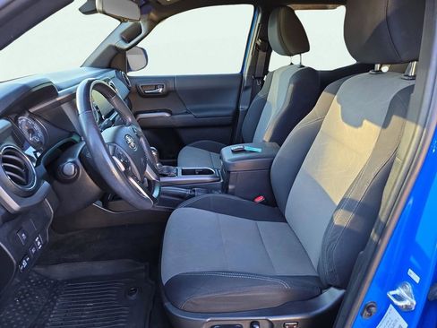 Used 2021 Toyota Tacoma TRD Off-Road w/ Technology Package image 18