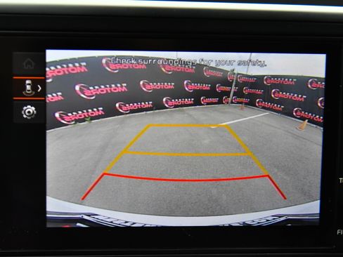 Used 2024 Kia Carnival LX image 19