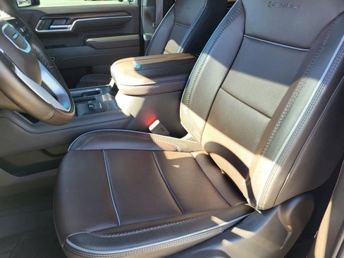 Used 2025 GMC Sierra 2500 Denali w/ Denali Reserve Package image 15