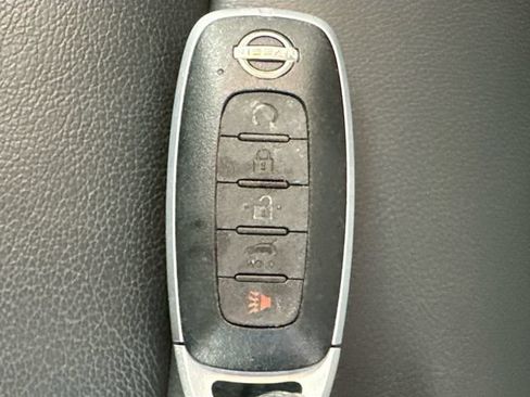 Used 2023 Nissan Rogue SL AWD/4WD image 17