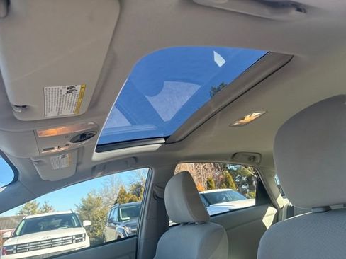 Used 2014 Toyota Prius Five image 21