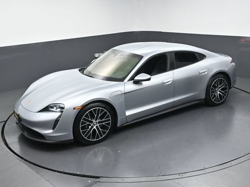 Used 2021 Porsche Taycan RWD image 41