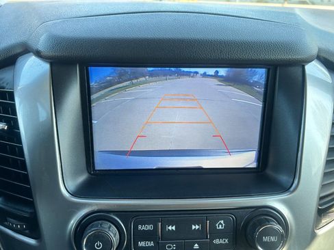 Used 2017 Chevrolet Suburban LT image 25