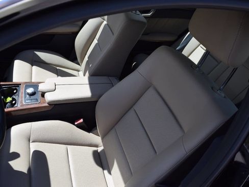 Used 2013 Mercedes-Benz E 350 Sedan image 13
