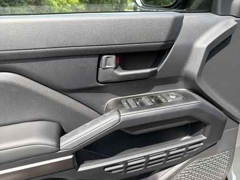 New 2026 Toyota 4Runner SR5 AWD/4WD image 10