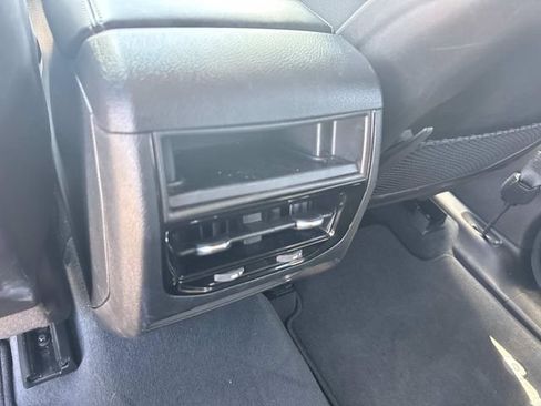 Used 2023 Jeep Grand Cherokee Limited w/ Black Appearance Package AWD/4WD image 18