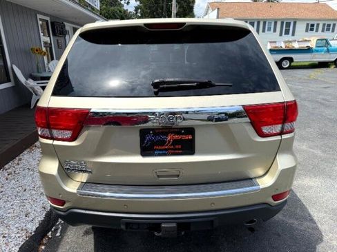 Used 2011 Jeep Grand Cherokee Limited w/ Trailer Tow Group image 4