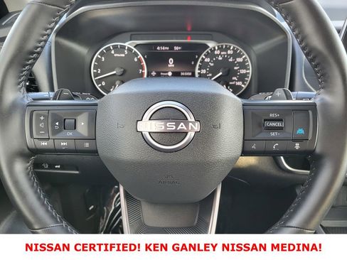 Certified 2025 Nissan Rogue SV image 29