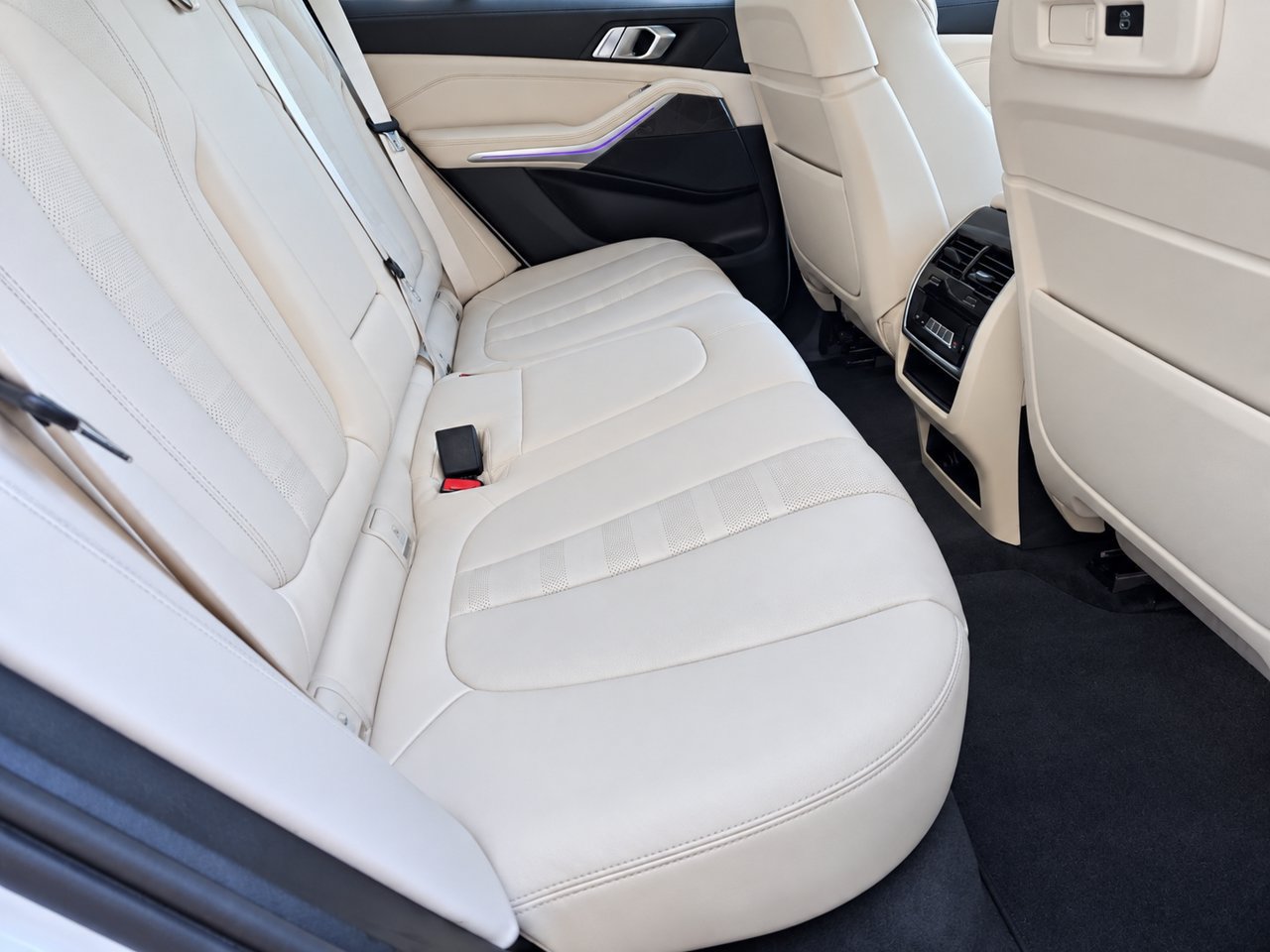 Used 2022 BMW X5 xDrive40i w/ Premium Package AWD/4WD image 34