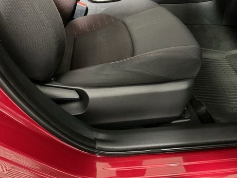 Used 2025 Toyota Corolla SE image 35