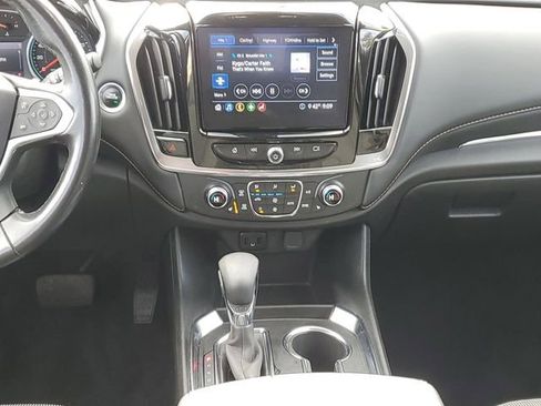 Used 2021 Chevrolet Traverse LT FWD image 14
