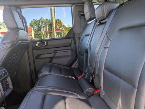 New 2025 Ford Bronco Badlands image 14