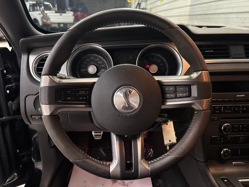Used 2010 Ford Mustang Shelby GT500 RWD image 14