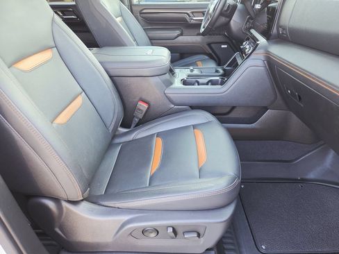 Used 2024 GMC Sierra 2500 AT4 w/ AT4 Premium Plus Package AWD/4WD image 13