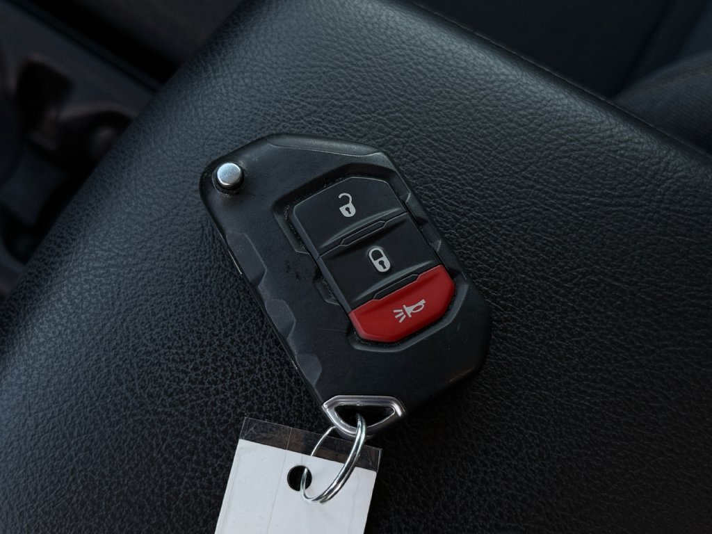 Used 2024 Jeep Gladiator Sport AWD/4WD image 33