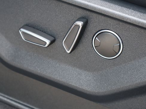 New 2025 Ford F150 Lariat w/ Equipment Group 502A High image 37