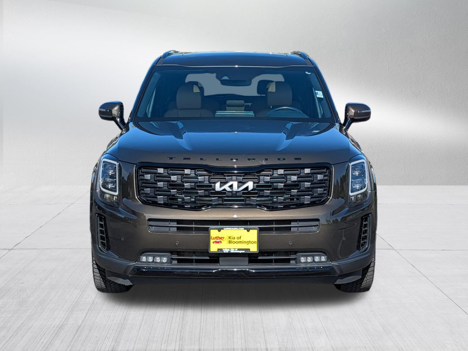 Certified 2022 Kia Telluride SX w/ Nightfall Edition Package AWD/4WD image 2