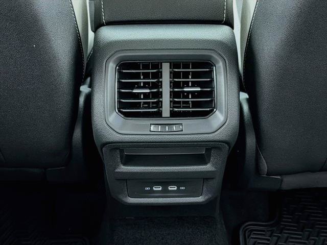 New 2027 Volkswagen Taos SE AWD/4WD image 25