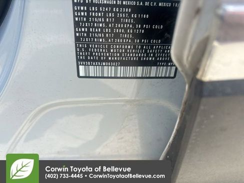 Used 2018 Volkswagen Tiguan SE FWD image 40