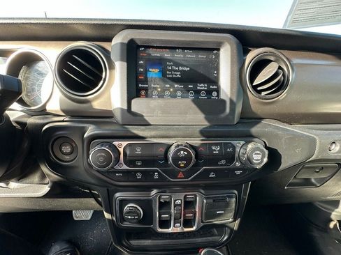 Used 2020 Jeep Gladiator Sport w/ Quick Order Package 24S AWD/4WD image 15