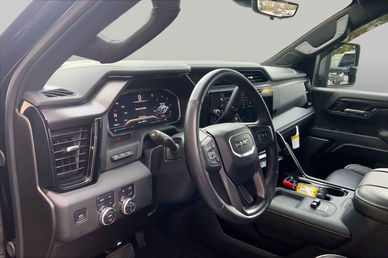 Used 2025 GMC Sierra 2500 AT4X AWD/4WD image 18
