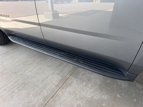 Used 2019 Chevrolet Suburban LT AWD/4WD image 17